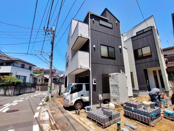 【1号棟】港南区新築戸建　LDK19帖　リビング階段