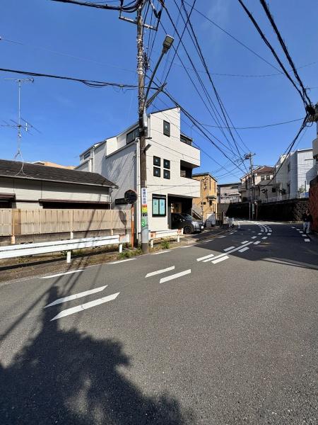 【1号棟】港南区新築戸建　LDK19帖　リビング階段