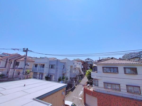 【2号棟】港南区新築戸建　納戸　リビング階段