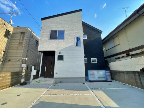 相模原市新築戸建2台駐車可SICWICウッドデッキ