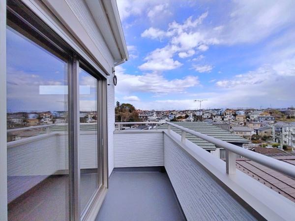 【2号棟】瀬谷区新築戸建　WIC×2　南面バルコニー