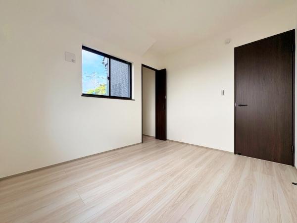 座間市新築戸建　南面バルコニー　パントリー　SIC