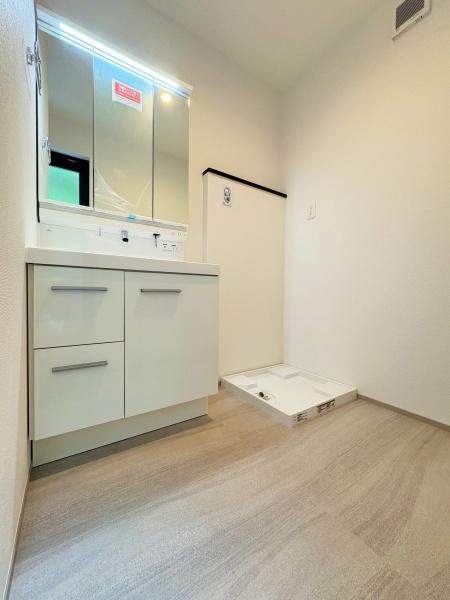 座間市新築戸建　南面バルコニー　パントリー　SIC