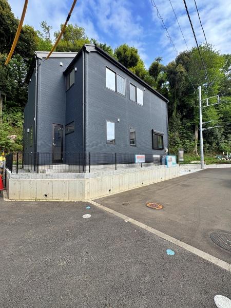 座間市新築戸建　南面バルコニー　パントリー　SIC