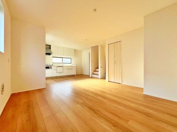 【1号棟】南区新築戸建ビルトイン車庫南西角地