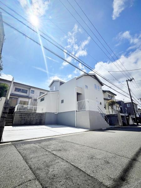【1号棟】保土ケ谷区新築戸建2台駐車可庭ファミクロ