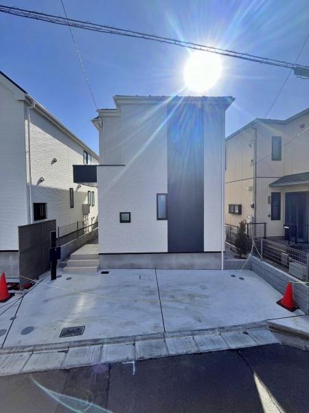【1号棟】戸塚区新築戸建南面バルコニーロフト