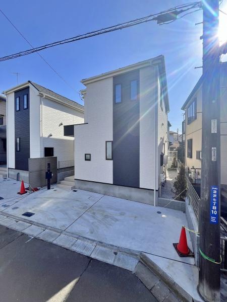 【1号棟】戸塚区新築戸建南面バルコニーロフト