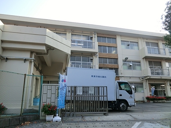 【1号棟】港南区新築戸建ビルトイン車庫角地(横浜市立相武山小学校)