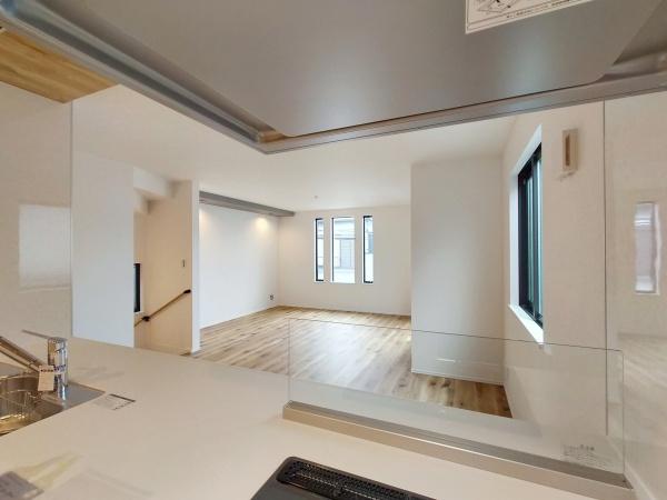 【1号棟】鎌倉市新築戸建ビルトイン車庫LDK18帖