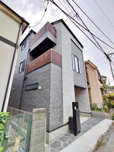 【1号棟】鎌倉市新築戸建ビルトイン車庫LDK18帖