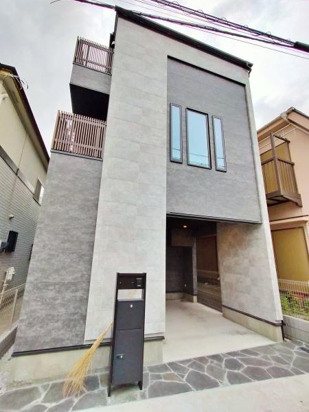 【1号棟】鎌倉市新築戸建ビルトイン車庫LDK18帖
