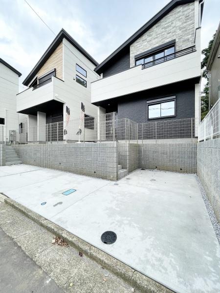 【1号棟】藤沢市新築戸建　2台駐車可　床暖房　ロフト