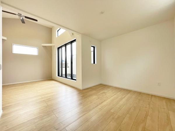 【4号棟】藤沢市新築戸建　2台駐車可　床暖房　ロフト
