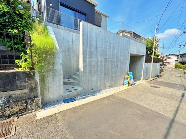 港北区新築戸建地下車庫吹抜けSIC床暖房