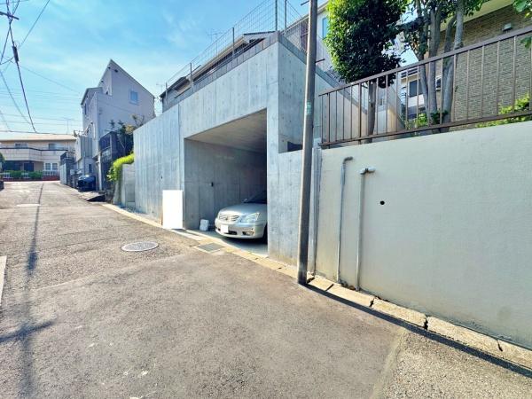 港北区新築戸建地下車庫吹抜けSIC床暖房
