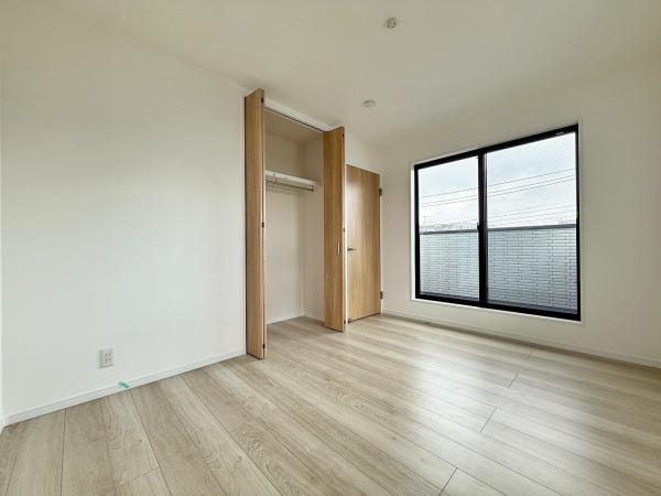 【3号棟】大和市新築戸建　LDK18帖　パントリー