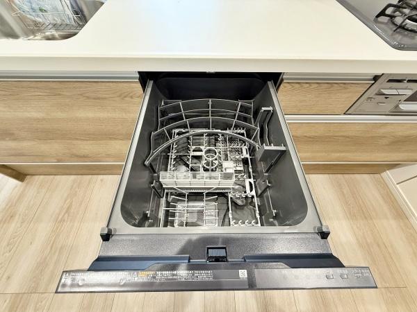 【3号棟】大和市新築戸建　LDK18帖　パントリー