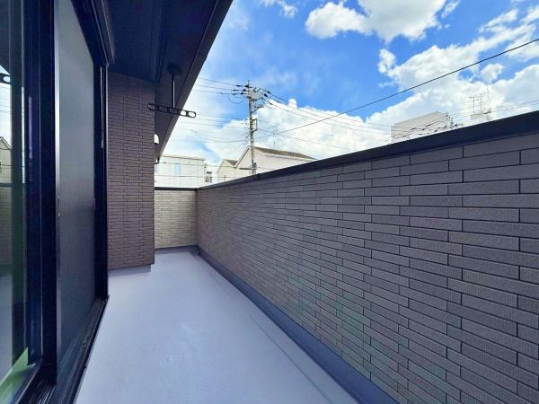 【4号棟】大和市新築戸建　リビング階段　納戸