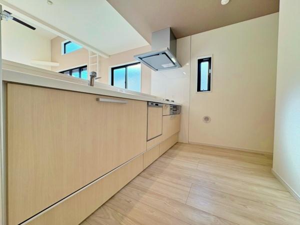 【1号棟】泉区新築戸建床暖ロフト2台駐車可