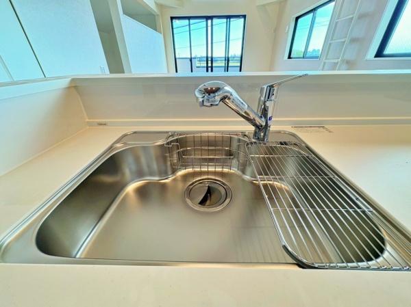 【2号棟】泉区新築戸建床暖ロフト2台駐車可(キッチン)