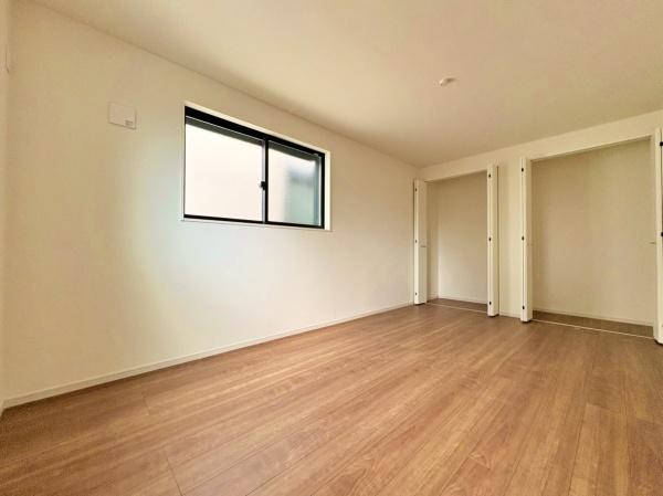 【2号棟】泉区新築戸建床暖ロフト2台駐車可(洋室)