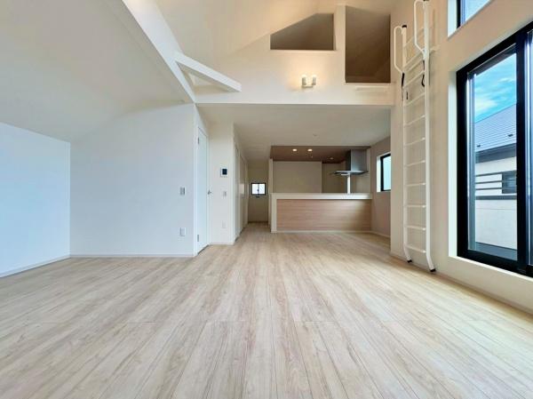 【3号棟】泉区新築戸建床暖ロフト2台駐車可