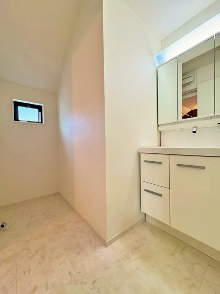 【3号棟】泉区新築戸建床暖ロフト2台駐車可