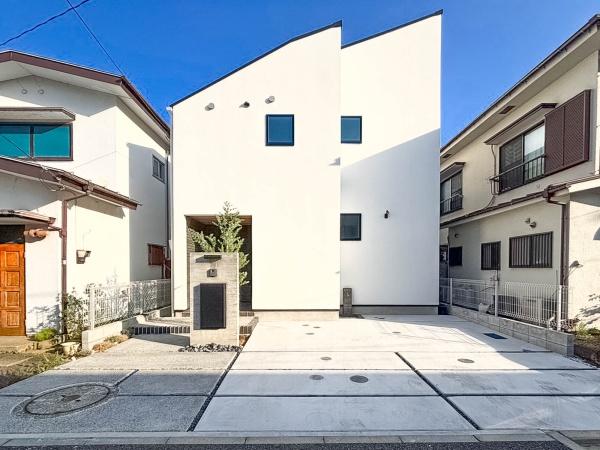 青葉区新築戸建カースペ2台吹抜け納戸×2南BL