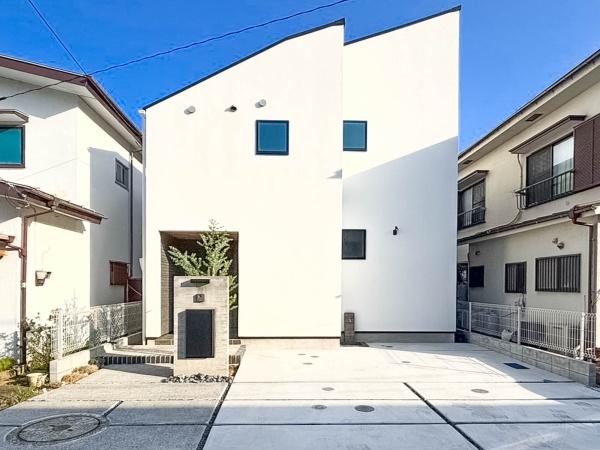 青葉区新築戸建カースペ2台吹抜け納戸×2南BL
