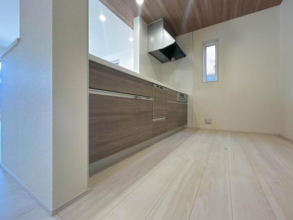 【2号棟】藤沢市新築戸建カースペ2台LDK20帖WIC