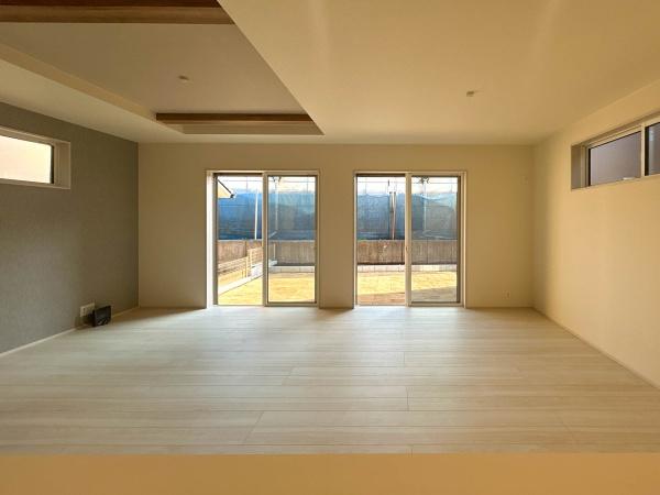 【2号棟】藤沢市新築戸建カースペ2台LDK20帖WIC