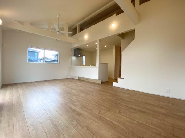 【1号棟】小田原市新築戸建カースペ3台WICロフト