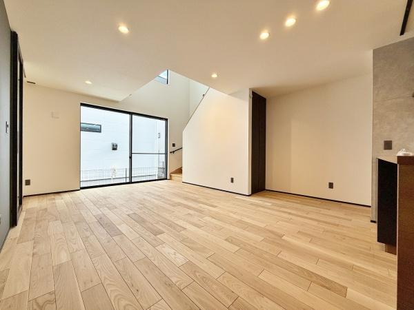 【2号棟】相模原市新築戸建　LDK20帖　吹抜け