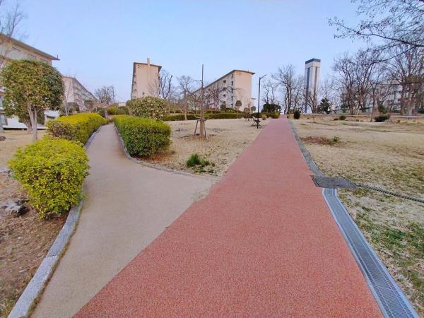 左近山団地３街区３号棟
