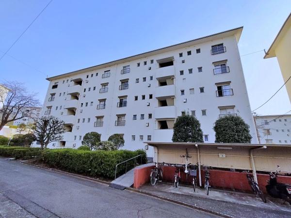 左近山団地３街区３号棟