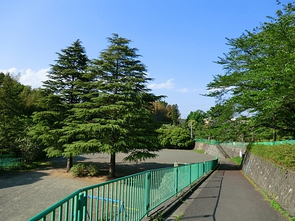 青葉区新築戸建　3台駐車可　床暖房　南道路　SIC(奈良町第二公園)