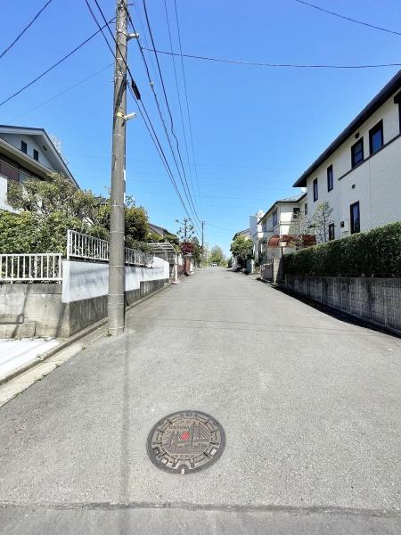 青葉区新築戸建　3台駐車可　床暖房　南道路　SIC