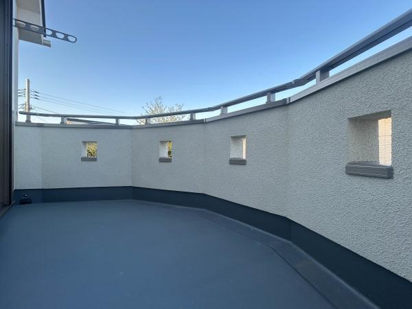 泉区新築戸建ビルトイン車庫2駅利用可ロフト