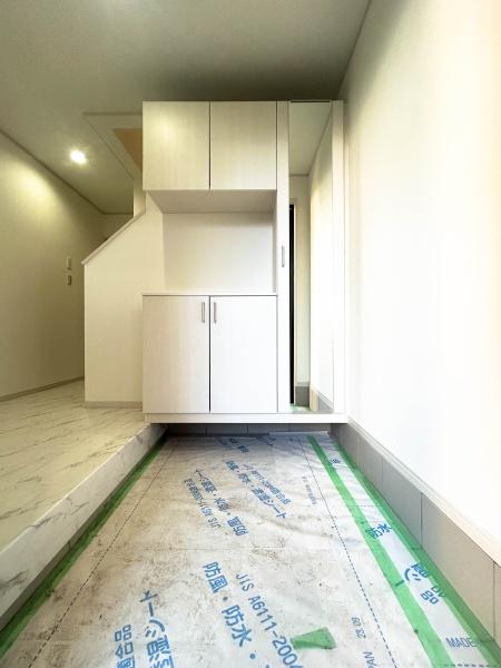 泉区新築戸建ビルトイン車庫2駅利用可ロフト
