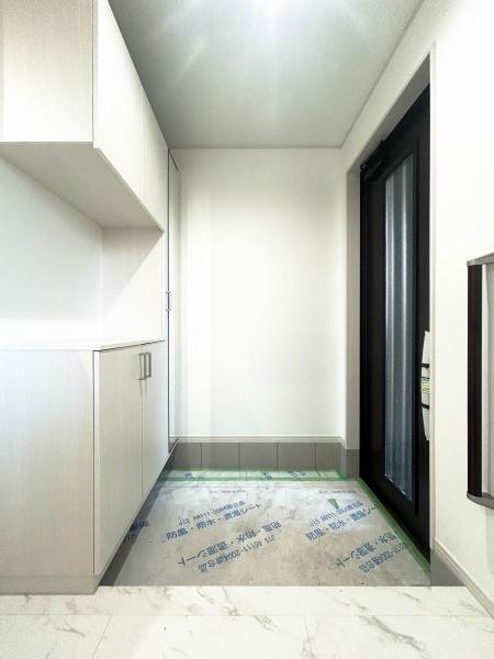 泉区新築戸建ビルトイン車庫2駅利用可ロフト