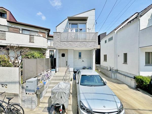 太田区中古戸建駅徒5分床暖房リビング階段
