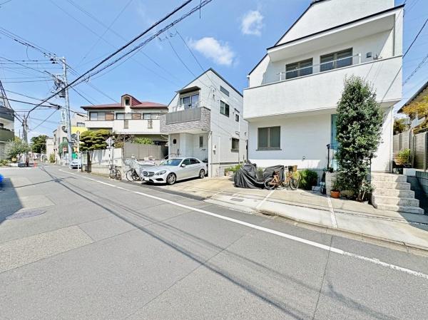 太田区中古戸建駅徒5分床暖房リビング階段