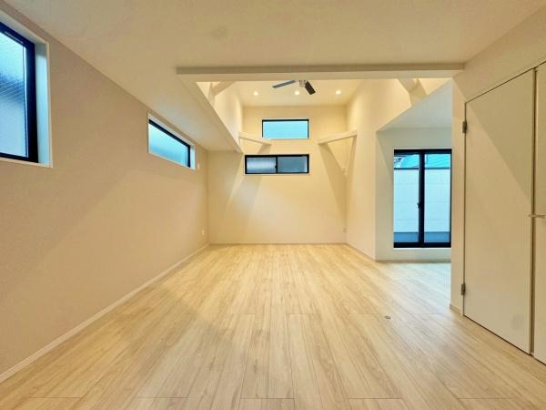【4号棟】大和市新築戸建2台駐車可床暖房吹抜