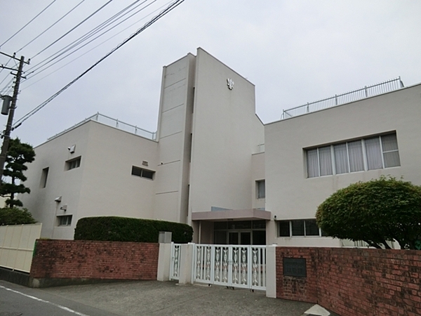 藤沢市片瀬３丁目の中古一戸建て(湘南白百合学園幼稚園)