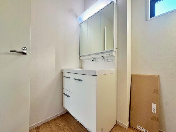 【1号棟】藤沢市新築戸建2台駐車可WIC床暖房
