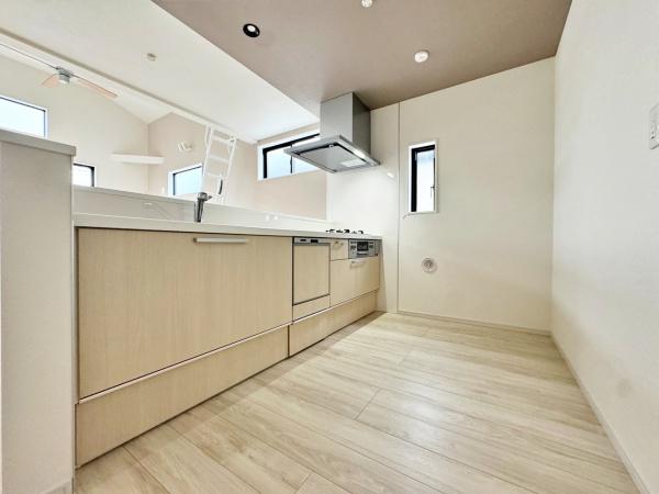 【1号棟】藤沢市新築戸建前面道路6ｍロフト