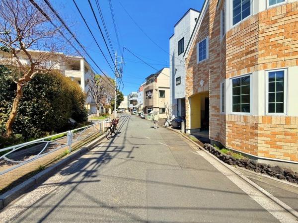 目黒区中古戸建　角地　WIC　ビルトインガレージ