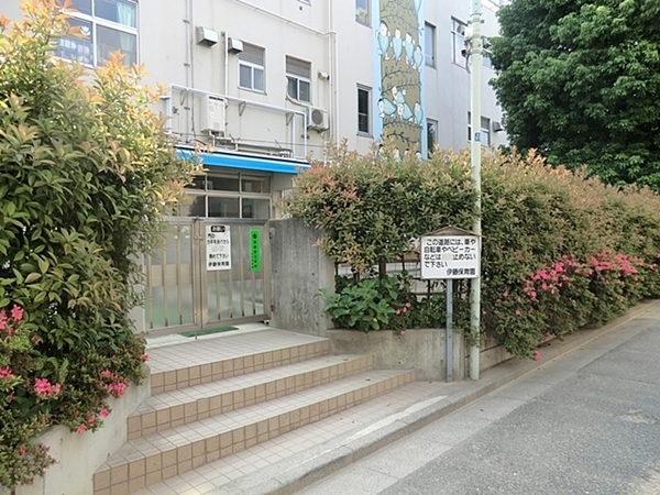 品川区新築戸建　リビング階段　南面バルコニー(伊藤保育園)
