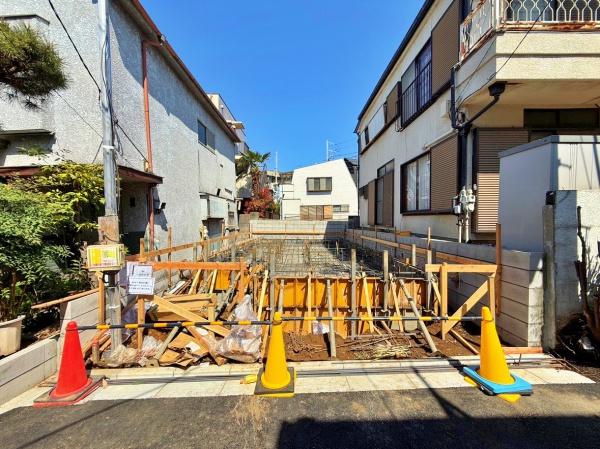 品川区新築戸建　リビング階段　南面バルコニー